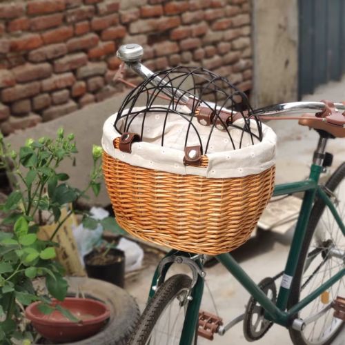 Panier-velo-chien-en-osier-avec-fixation-au-guidon_beige
