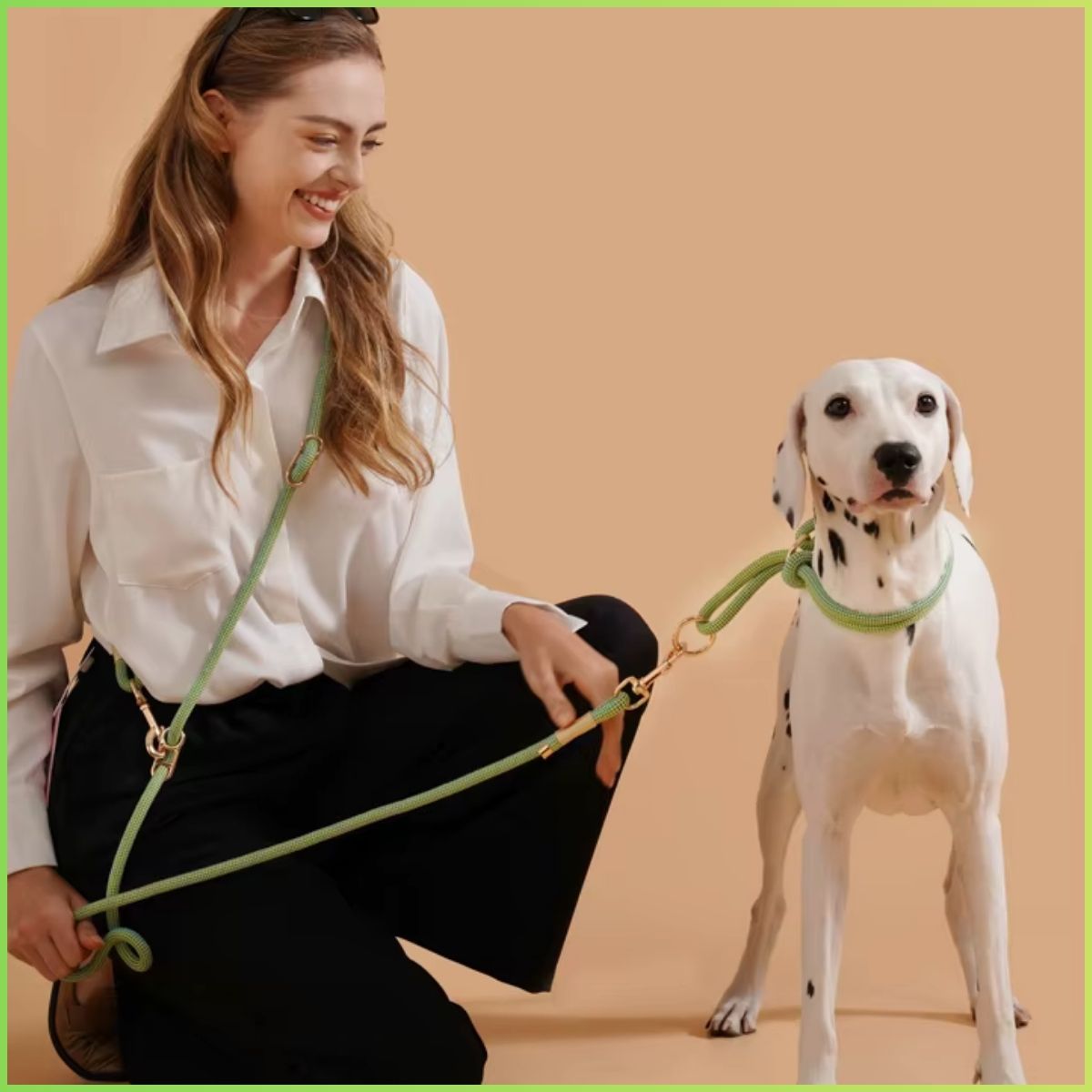 laisse-chien-main-libre-élégante-et-réglable-vert